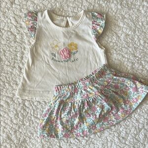 Floral Baby Outfit with Ruffled Sleeves